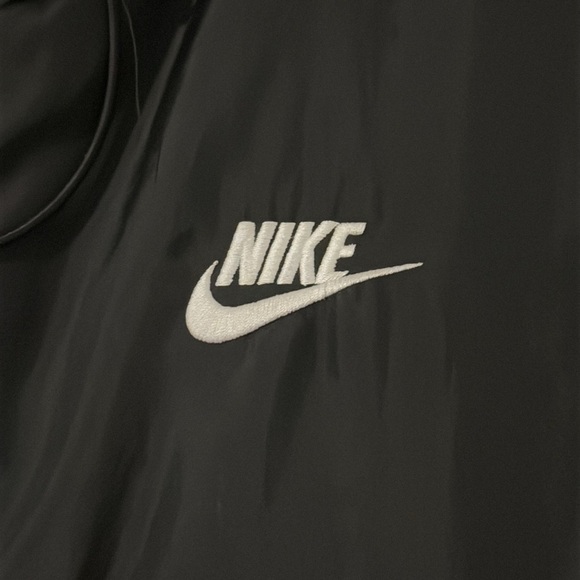 Nike Women’s sportswear thermal-fit classic parka - Picture 6 of 9